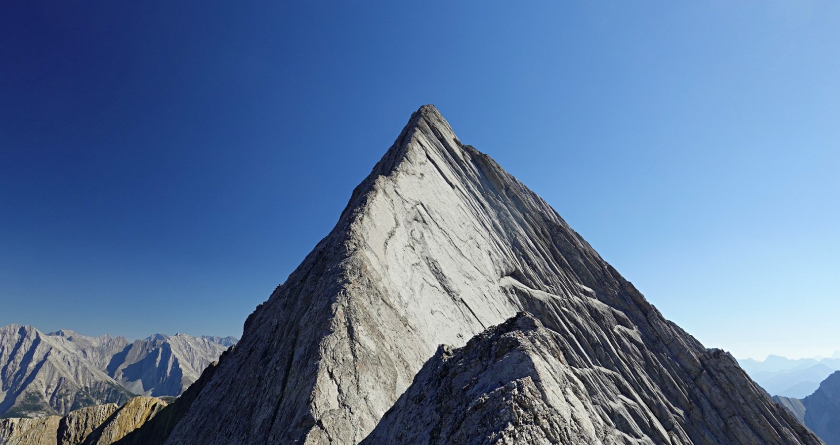 Mystic Peak - Spectacular Mountains